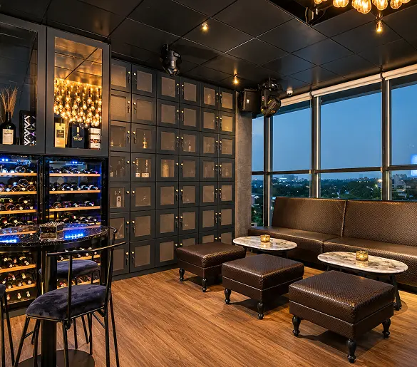 Regal Réseau day outing and lounge in Negombo
