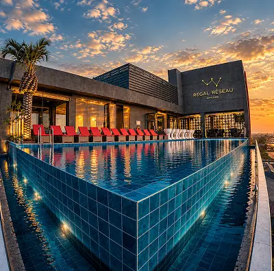 Infinity pool at Regal Réseau Hotel and Spa