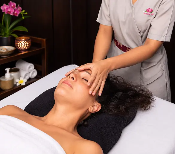 Relaxing spa treatment at Regal Réseau Hotel and Spa