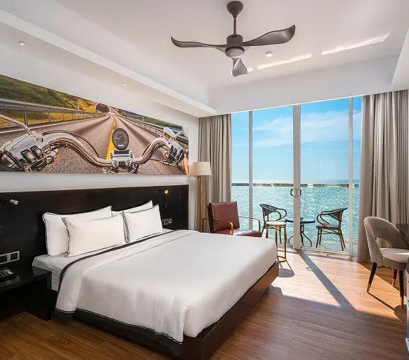 Luxury ocean view room at Regal Réseau Hotel and Spa